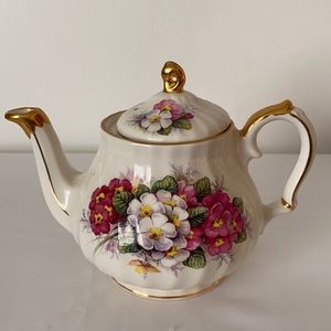 Windsor Tea Pot Gold Trim made in England